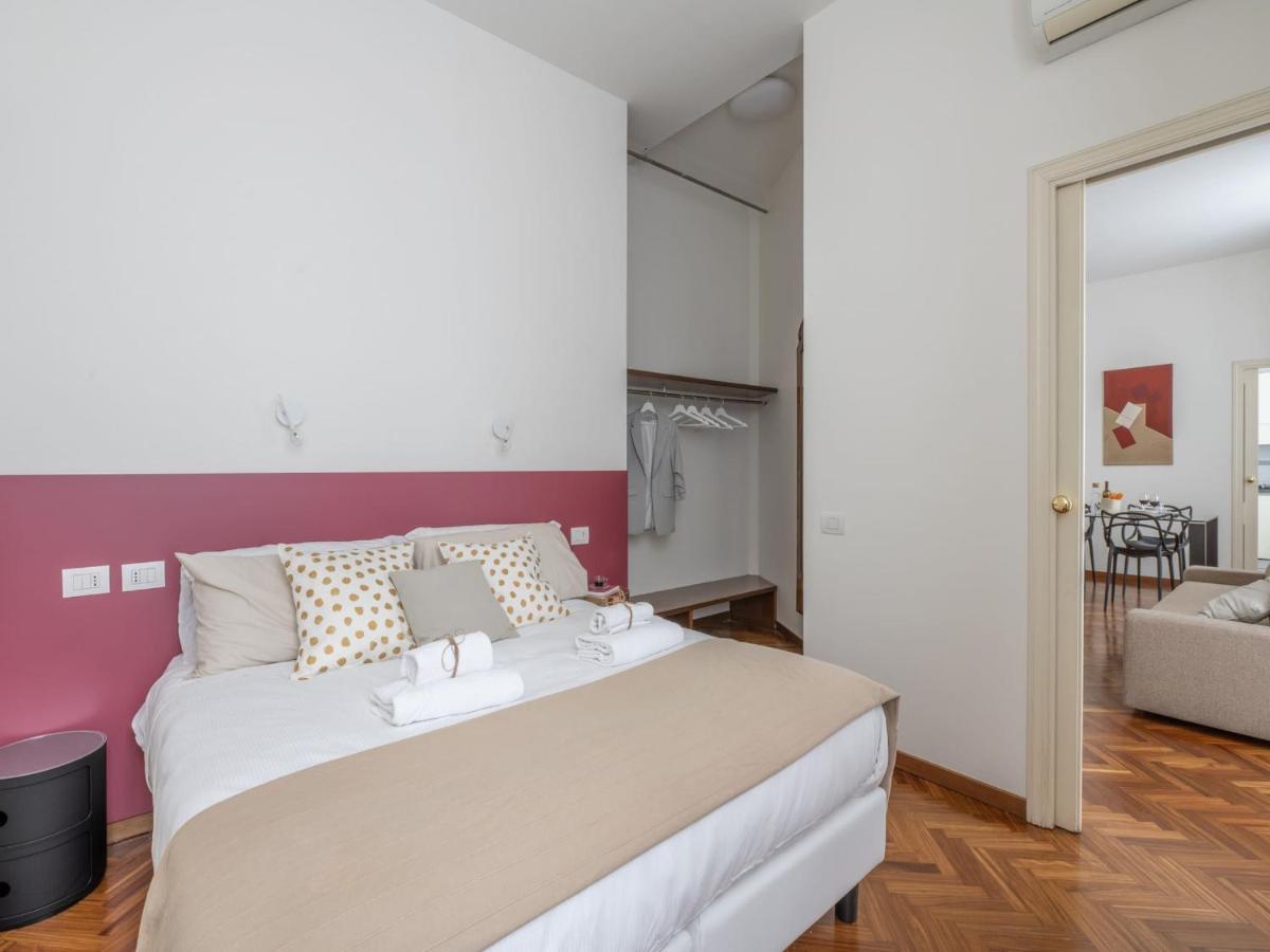 The Best Rent - Gorgeous Two-Bedroom Apartment In Porta Nuova District Milan Exterior photo